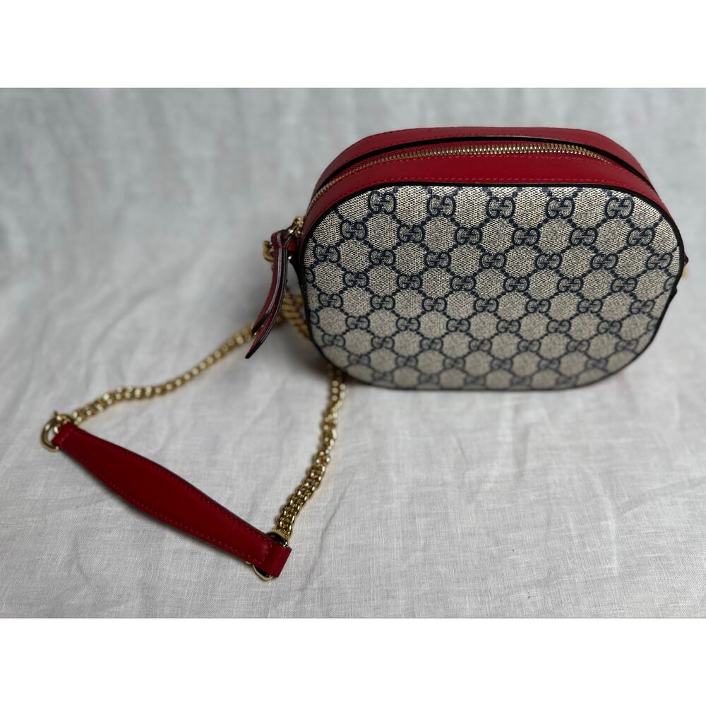 Gucci GG Supreme Mini Chain Crossbody Camera Bag - Hibiscus Red, Beige & Navy - Picture 4 of 15